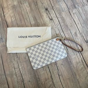 louis vuitton hang bag